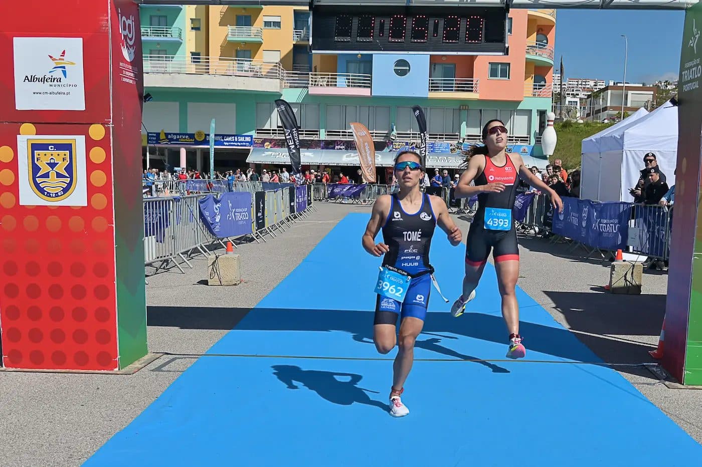 Maria Tomé and Gustavo do Canto bring national triathlon titles to Torres Novas